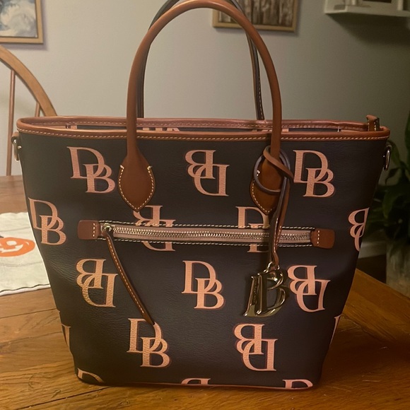 Dooney & Bourke Handbags - Dooney & Bourke Handle Tote - Black